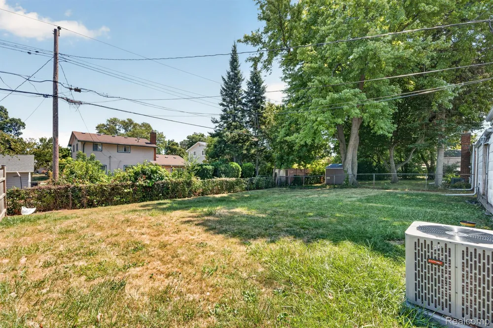 693 Hamlet Road Auburn Hills City, MI 48326