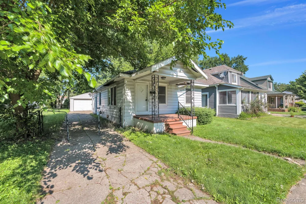 5720 Huron Street Dearborn Heights City, MI 48125
