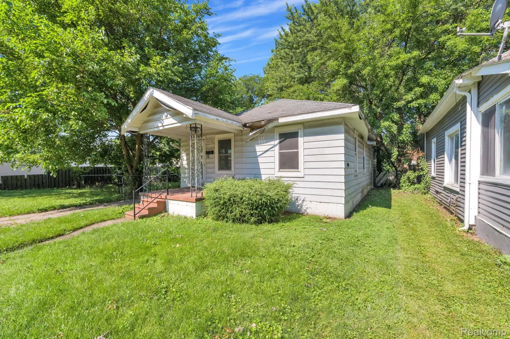 5720 Huron Street Dearborn Heights City, MI 48125