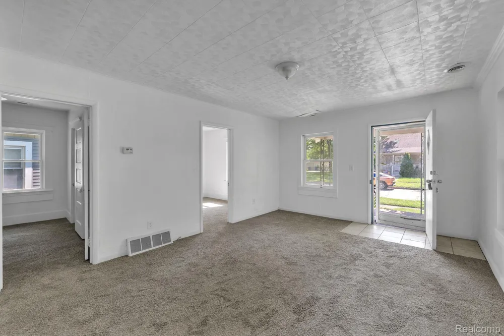 5720 Huron Street Dearborn Heights City, MI 48125