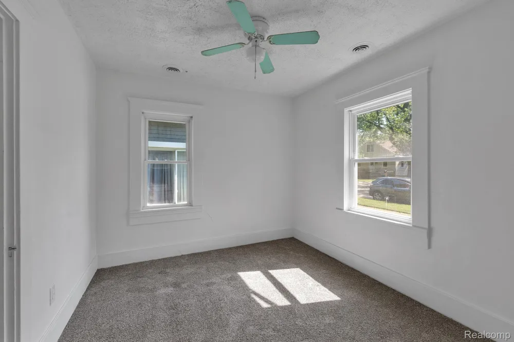 5720 Huron Street Dearborn Heights City, MI 48125