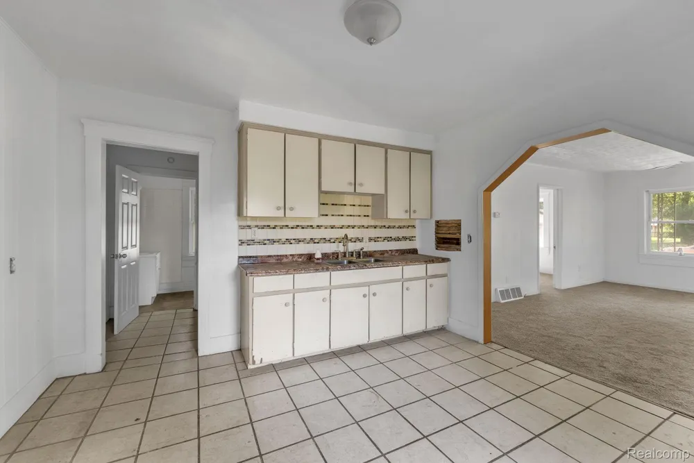 5720 Huron Street Dearborn Heights City, MI 48125