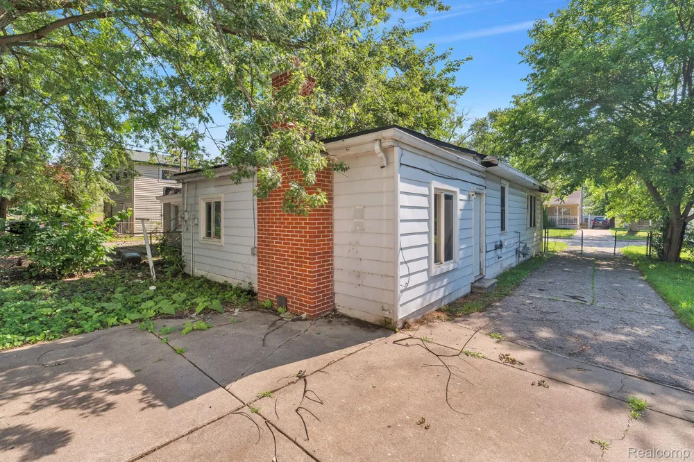 5720 Huron Street Dearborn Heights City, MI 48125