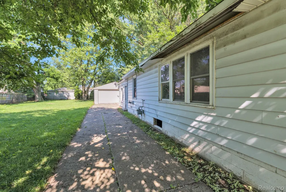 5720 Huron Street Dearborn Heights City, MI 48125