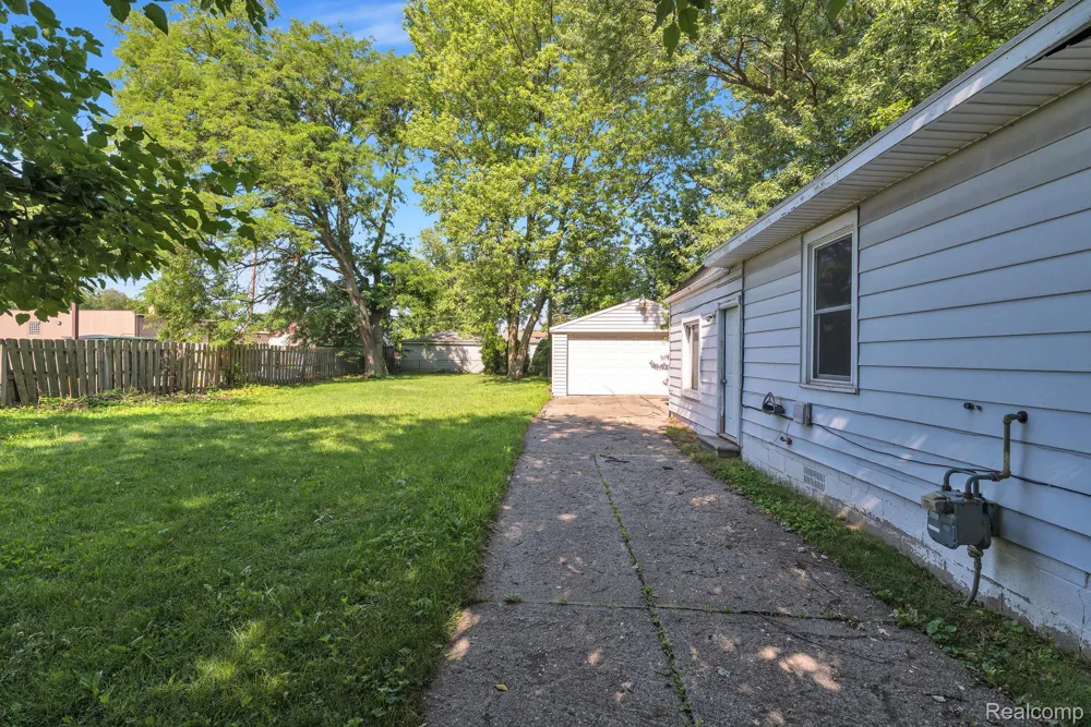 5720 Huron Street Dearborn Heights City, MI 48125