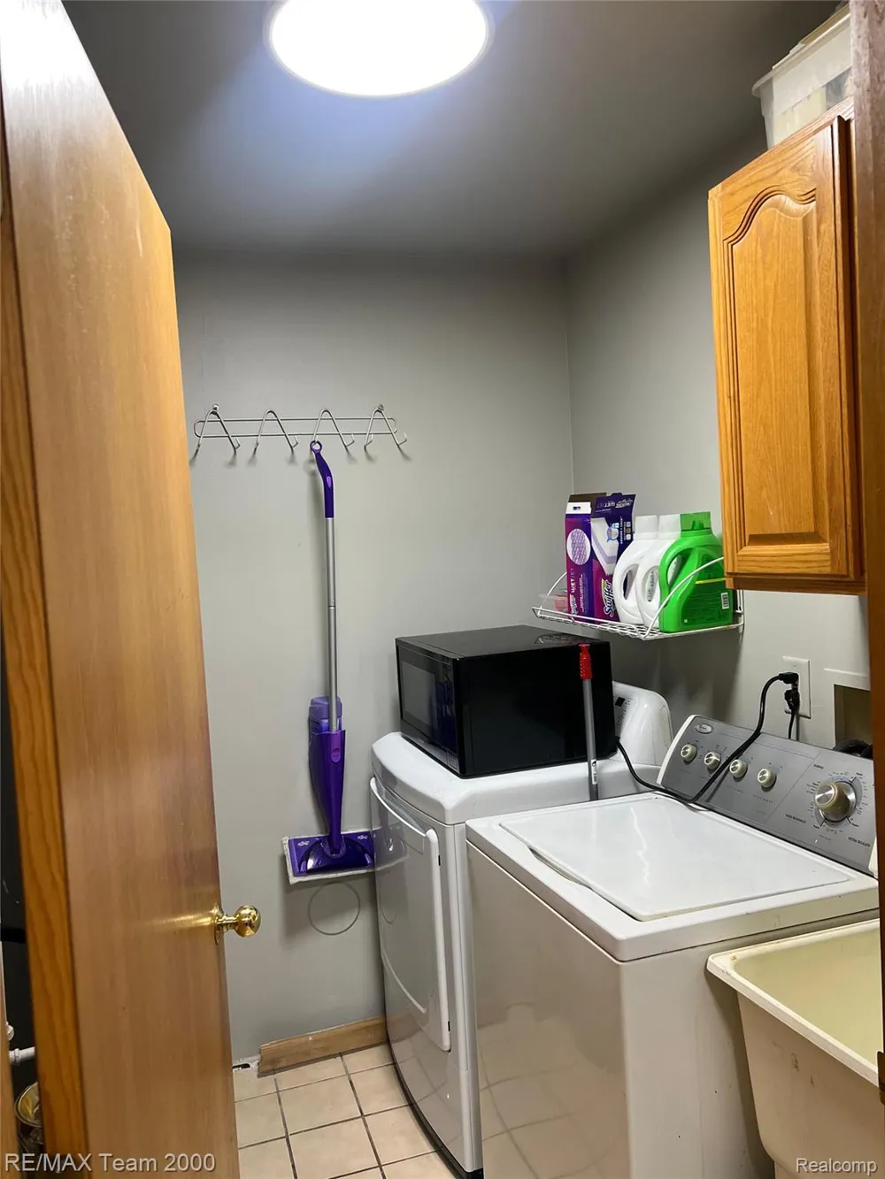 8049 Fenton Street Dearborn Heights City, MI 48127