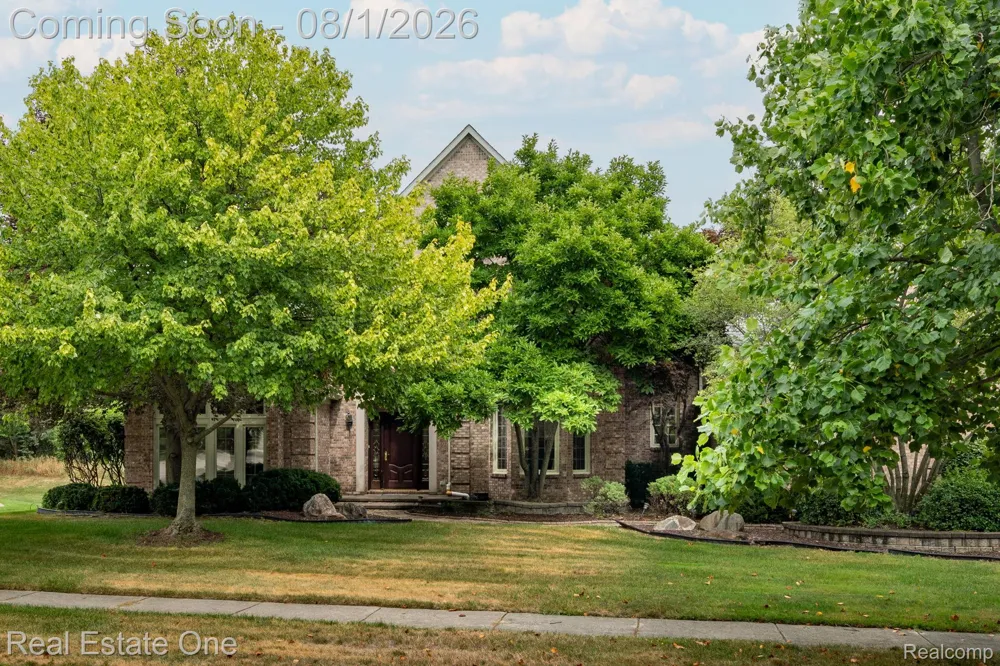 2038 Haverford Drive Troy City, MI 48098
