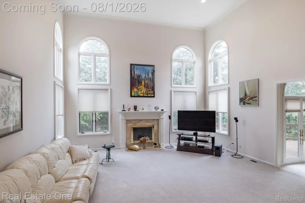 2038 Haverford Drive Troy City, MI 48098