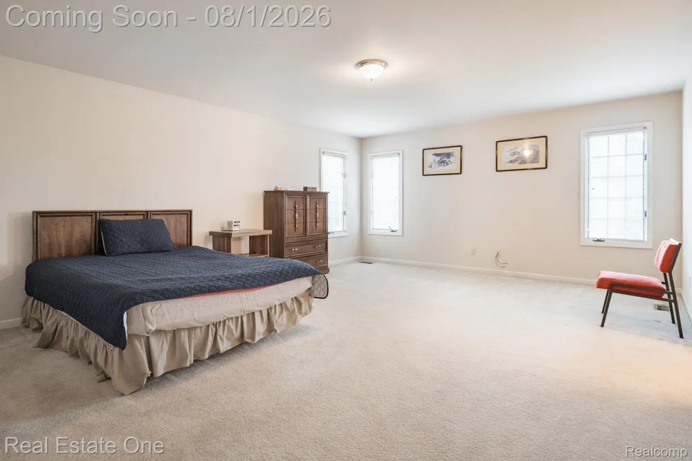 2038 Haverford Drive Troy City, MI 48098