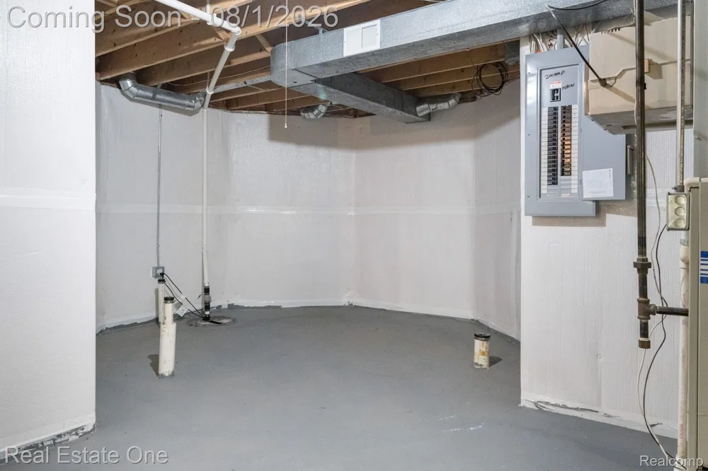 2038 Haverford Drive Troy City, MI 48098