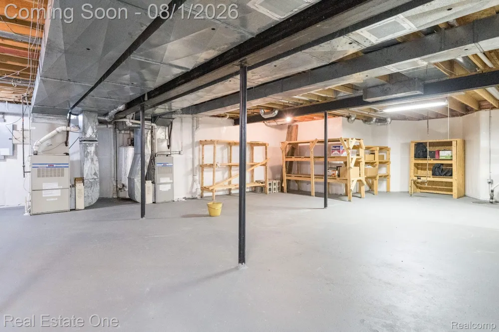 2038 Haverford Drive Troy City, MI 48098