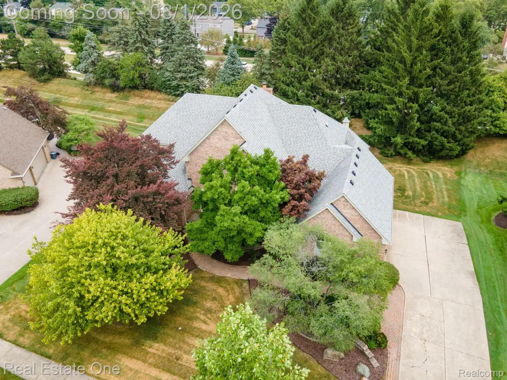 2038 Haverford Drive Troy City, MI 48098