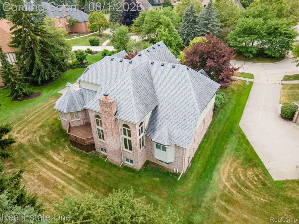 2038 Haverford Drive Troy City, MI 48098