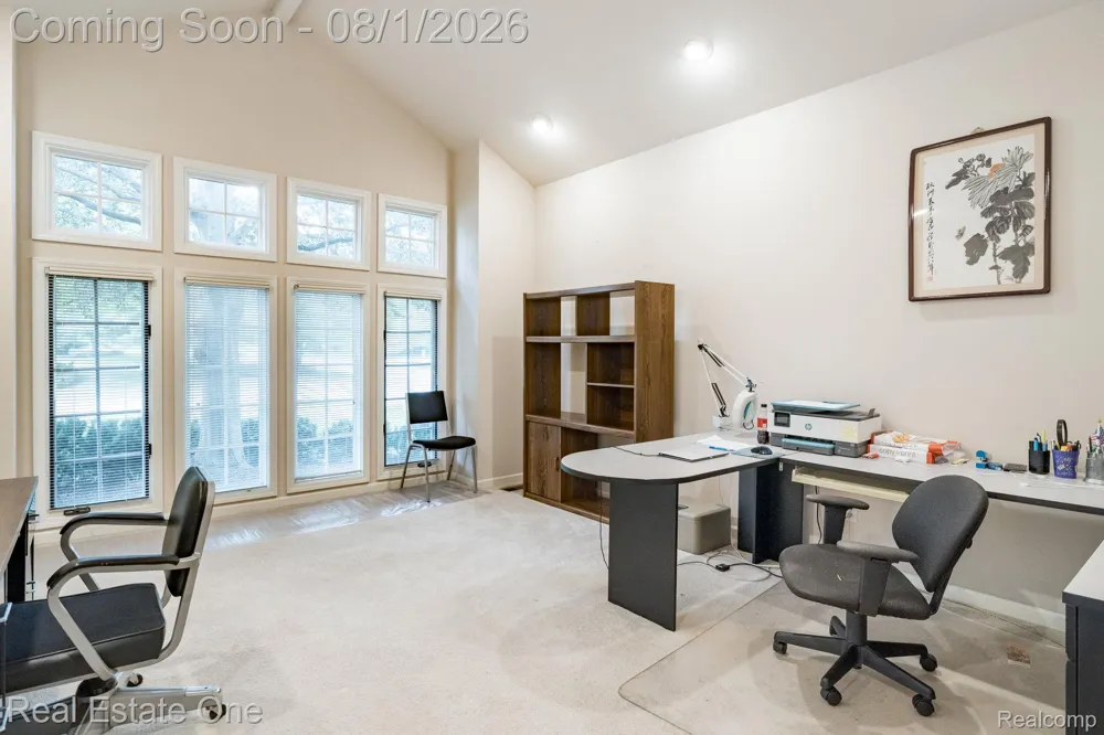 2038 Haverford Drive Troy City, MI 48098