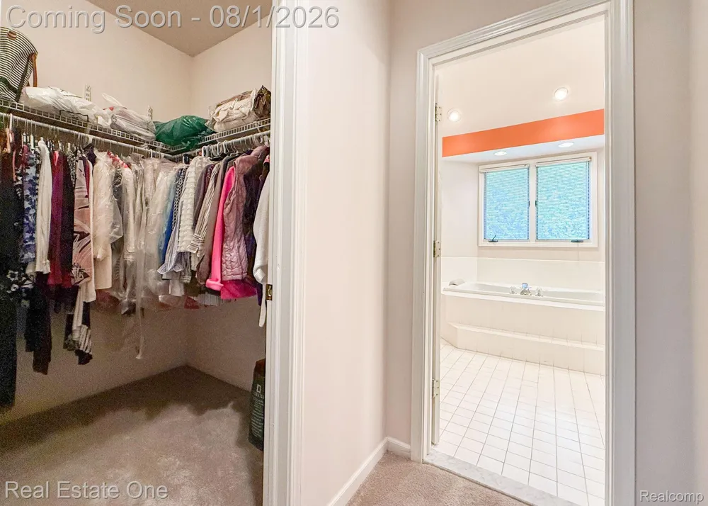 2038 Haverford Drive Troy City, MI 48098