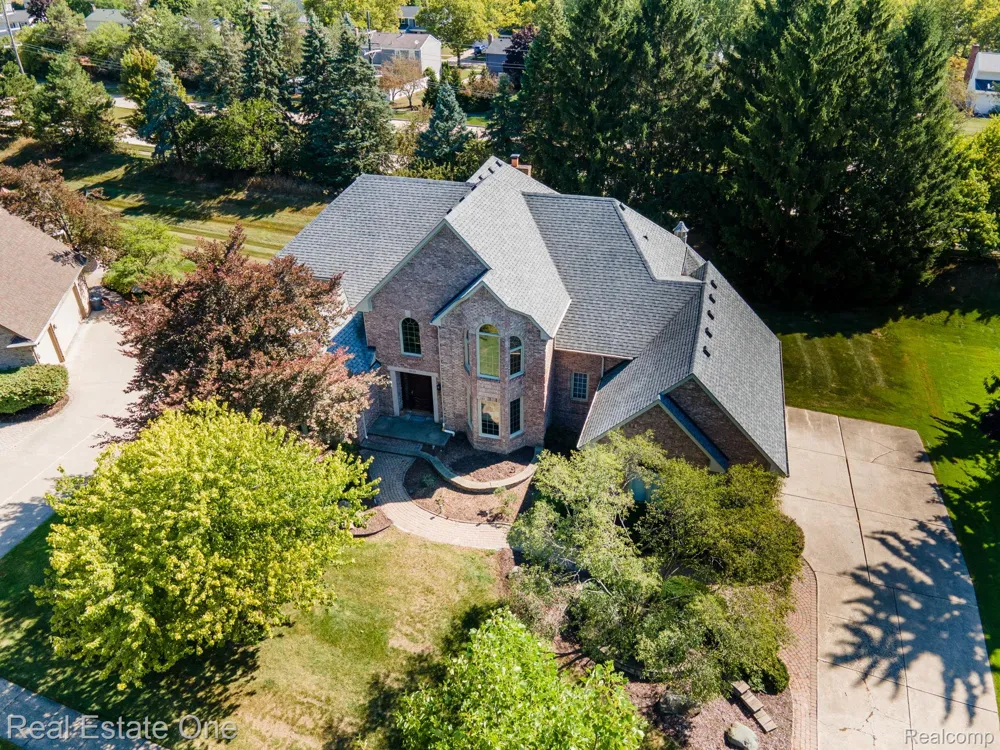 2038 Haverford Drive Troy City, MI 48098