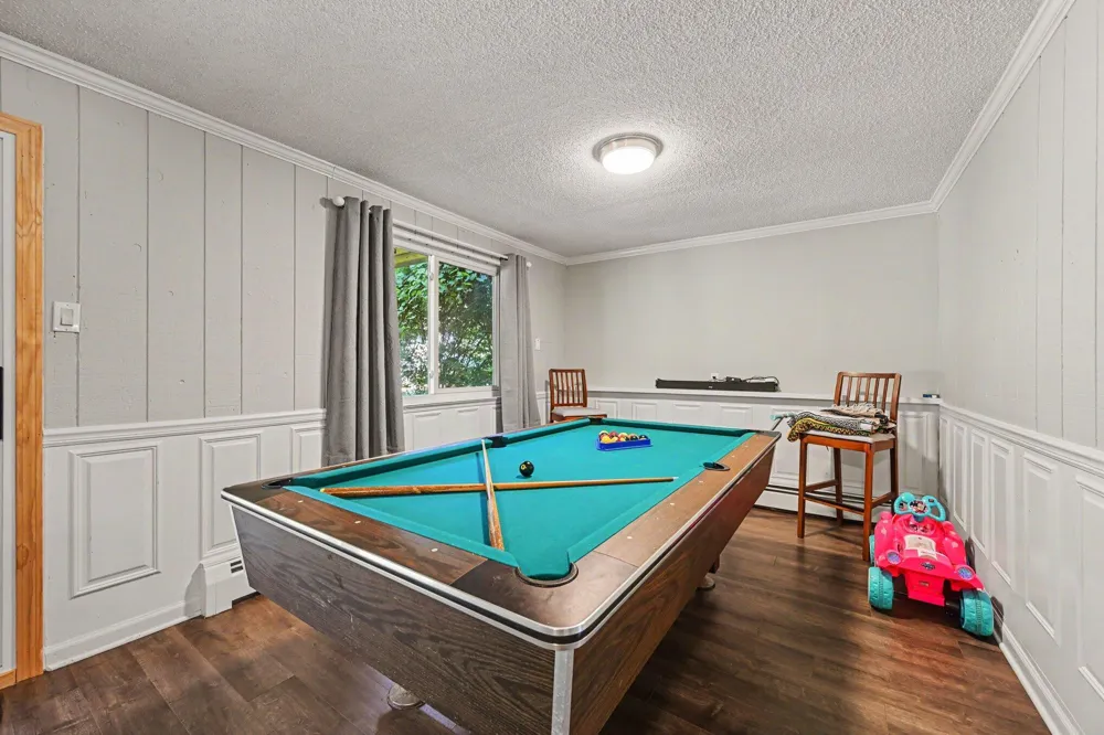 1560 Chanticlair Circle Wixom City, MI 48393