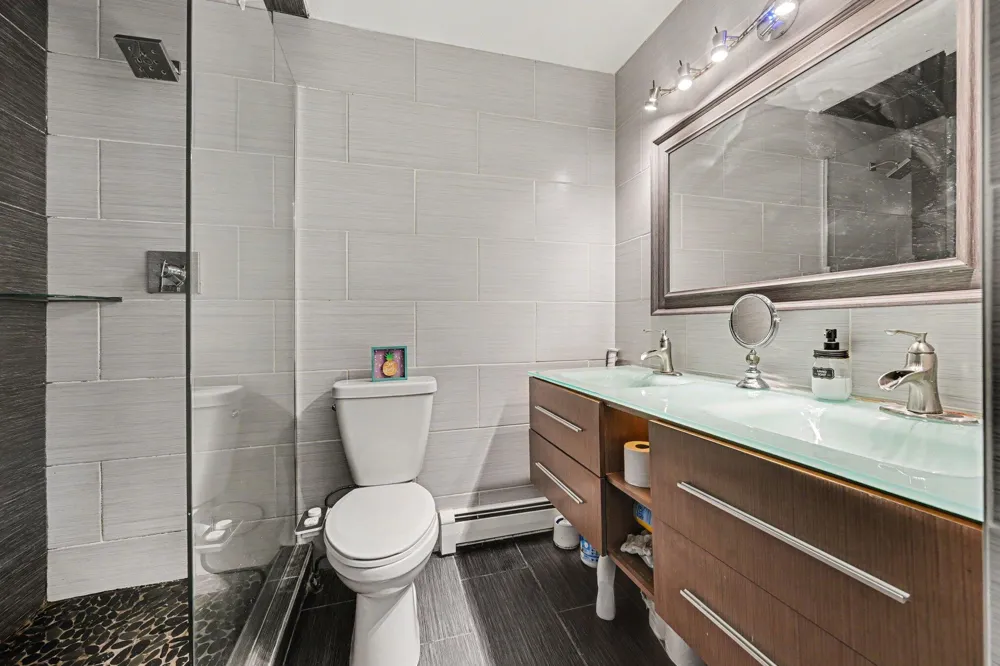 1560 Chanticlair Circle Wixom City, MI 48393