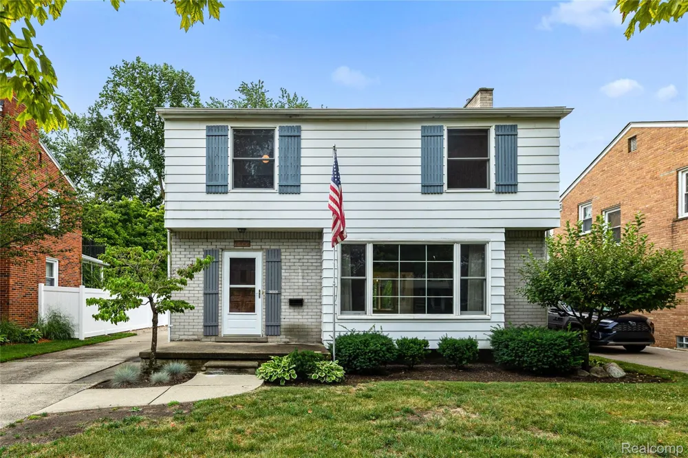 1877 Rosemont Road Berkley City, MI 48072