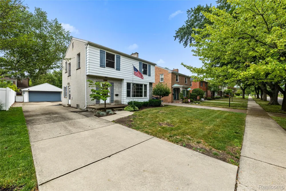 1877 Rosemont Road Berkley City, MI 48072