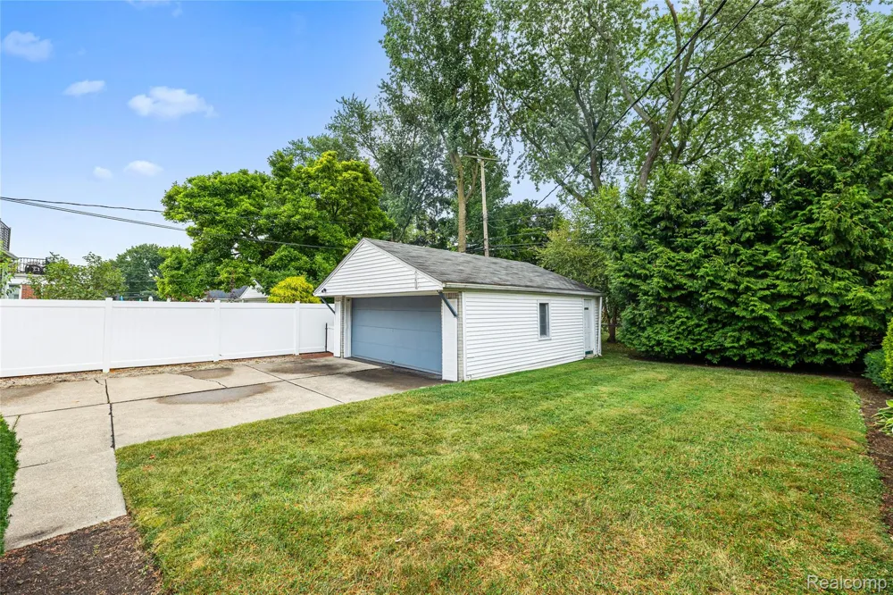 1877 Rosemont Road Berkley City, MI 48072