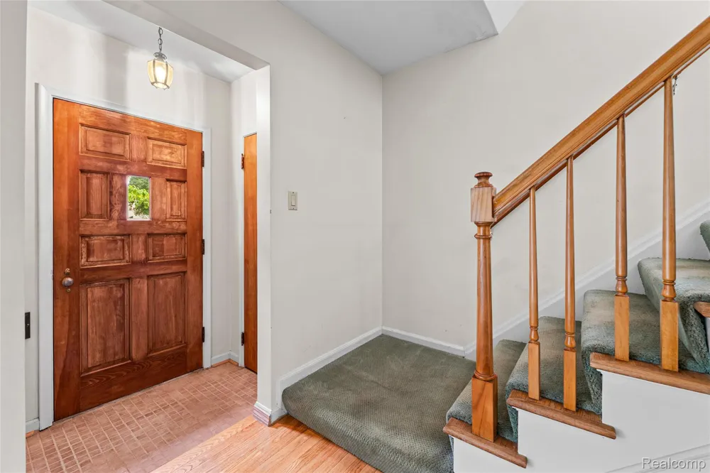 1877 Rosemont Road Berkley City, MI 48072