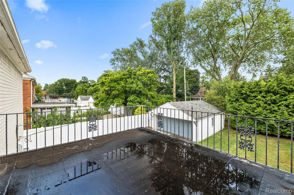 1877 Rosemont Road Berkley City, MI 48072
