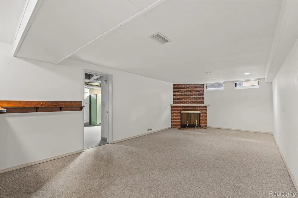 1877 Rosemont Road Berkley City, MI 48072