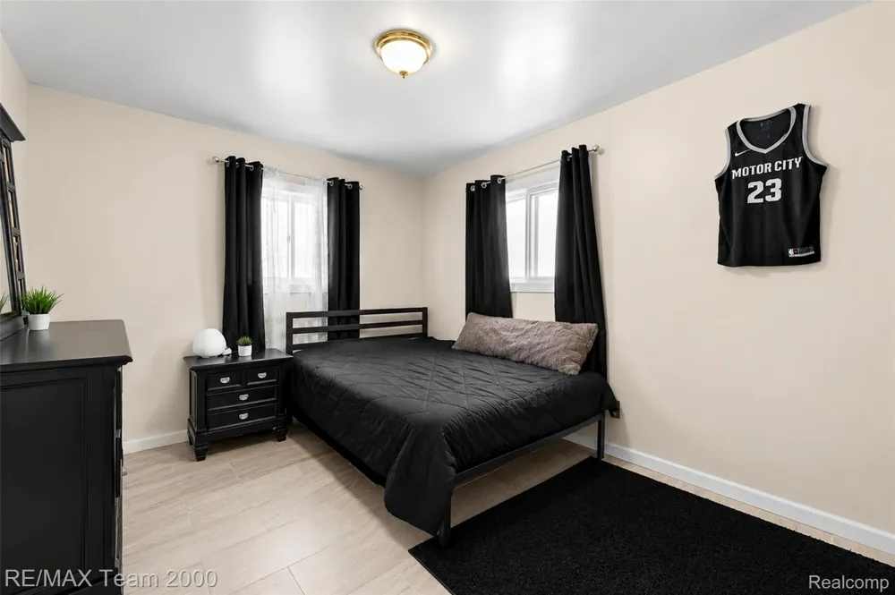 7050 Berwyn Street Dearborn Heights City, MI 48127