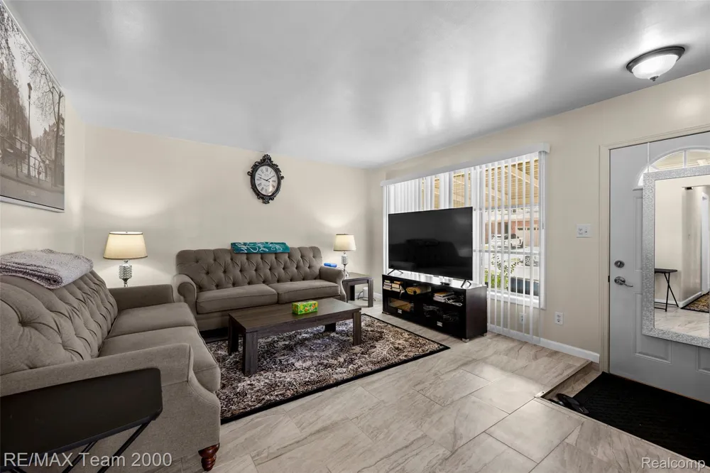 7050 Berwyn Street Dearborn Heights City, MI 48127