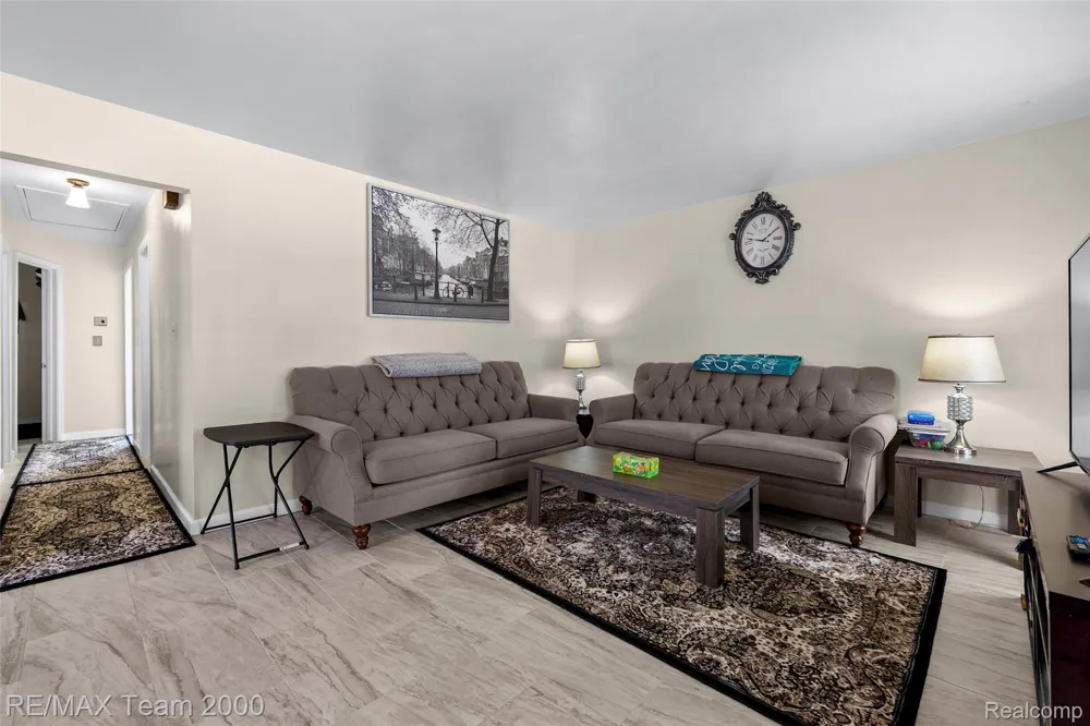 7050 Berwyn Street Dearborn Heights City, MI 48127