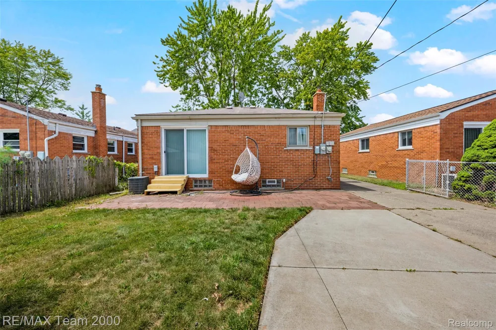 7050 Berwyn Street Dearborn Heights City, MI 48127