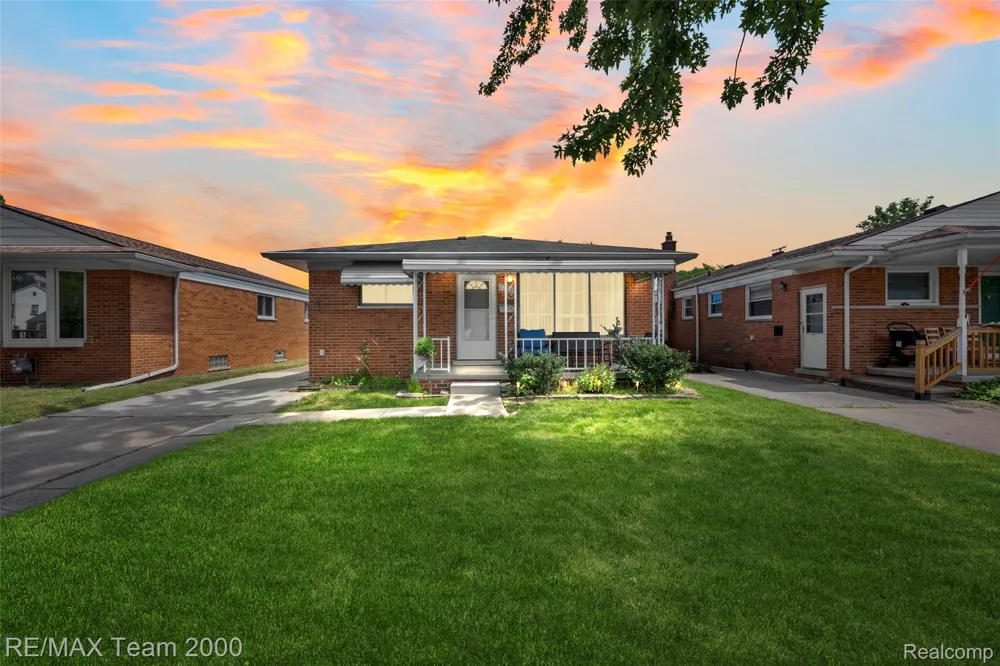 7050 Berwyn Street Dearborn Heights City, MI 48127