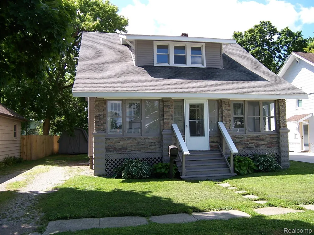 1518 Carleton Street Port Huron City, MI 48060