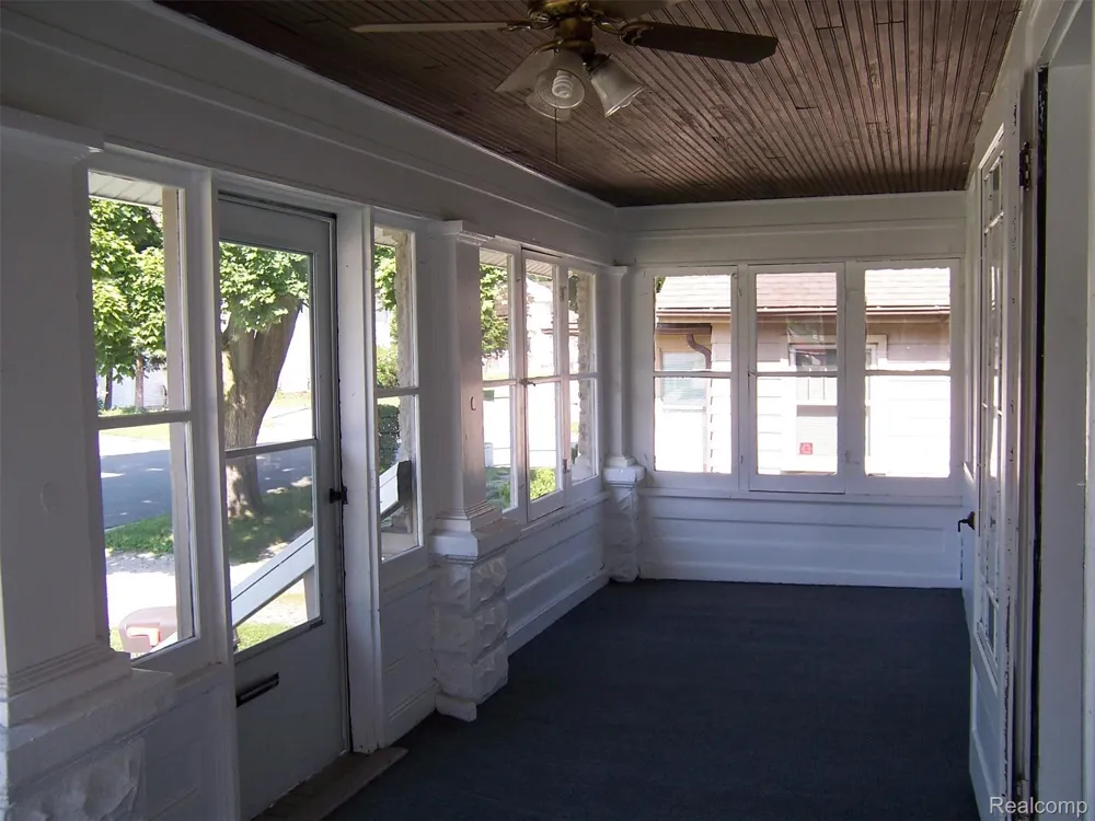 1518 Carleton Street Port Huron City, MI 48060