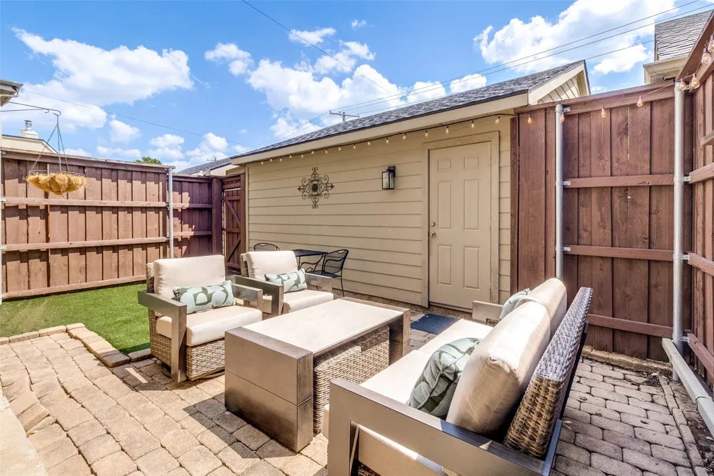 9480 Timberleaf Drive Dallas, TX 75243
