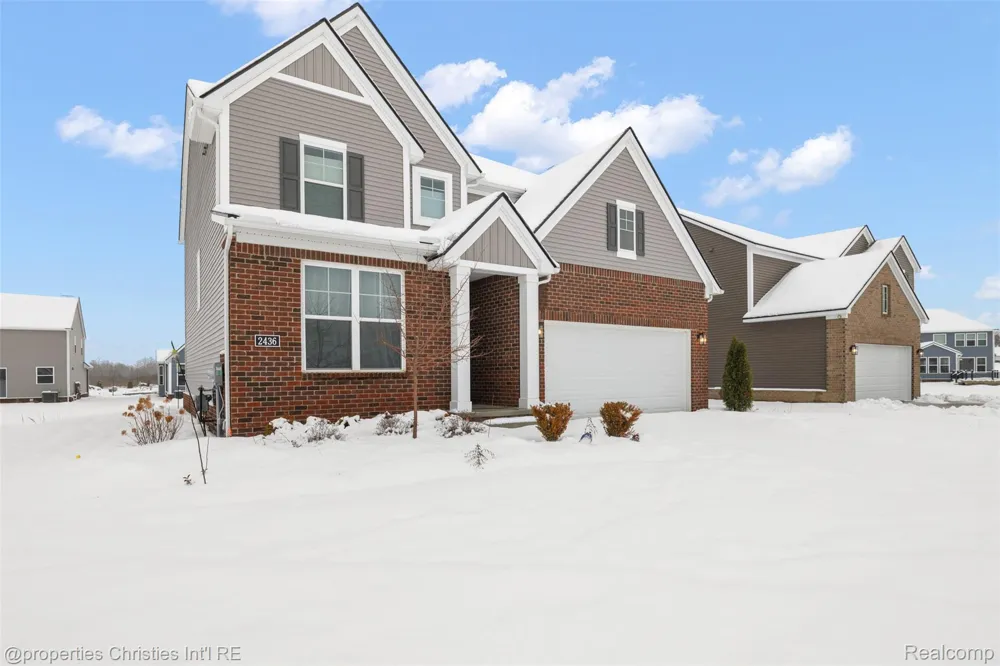 2436 Parkshore Drive Commerce Charter Township, MI 48382