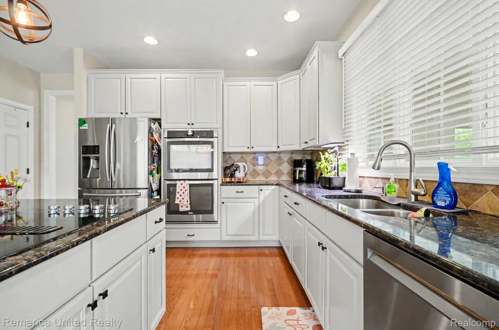 26455 Glenwood Drive Novi City, MI 48374