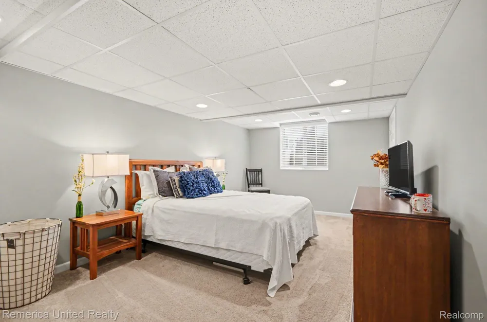 26455 Glenwood Drive Novi City, MI 48374
