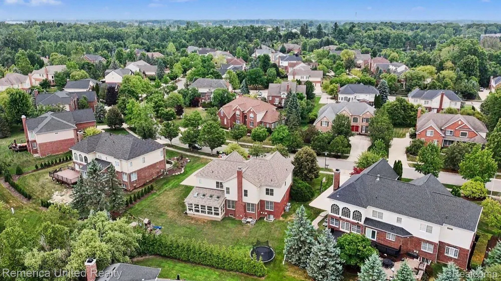 26455 Glenwood Drive Novi City, MI 48374