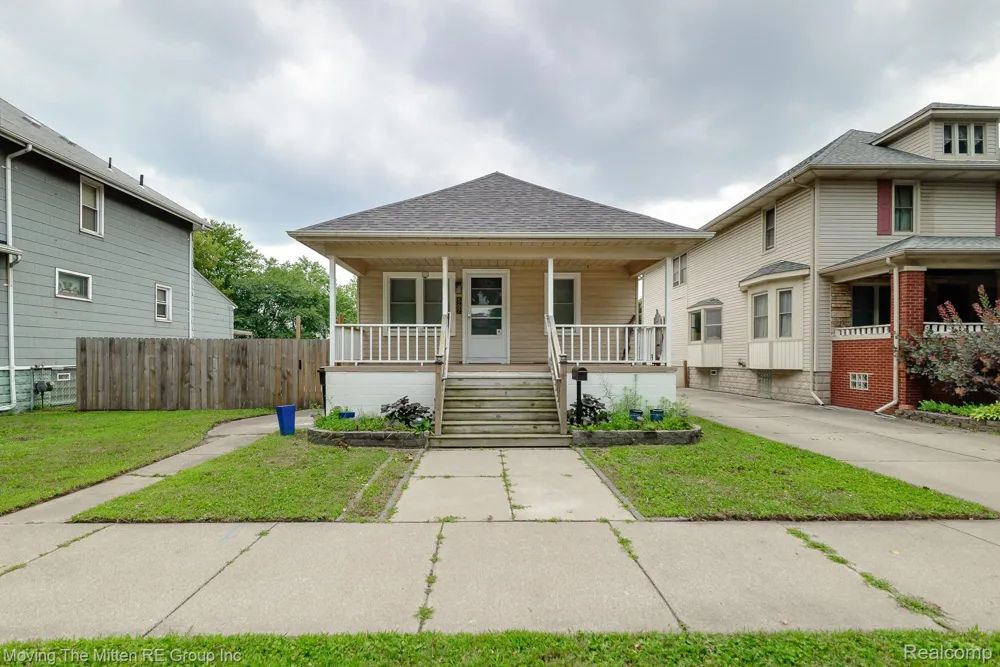 567 Superior Boulevard Wyandotte City, MI 48192