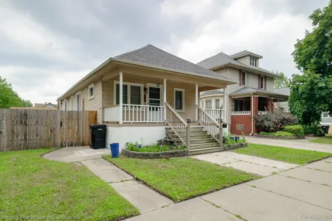 567 Superior Boulevard