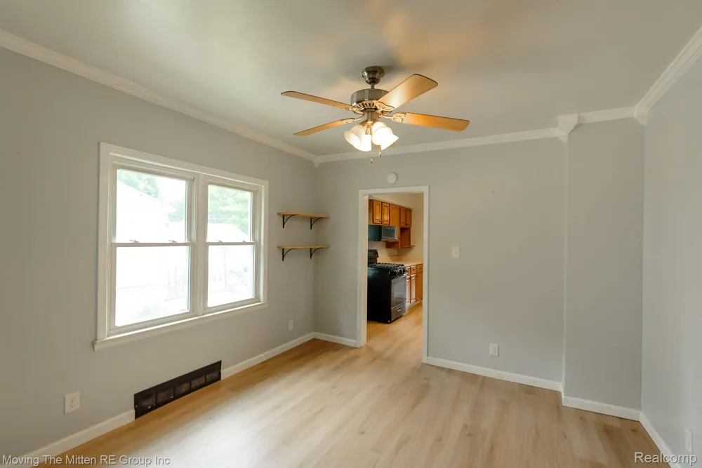 567 Superior Boulevard Wyandotte City, MI 48192