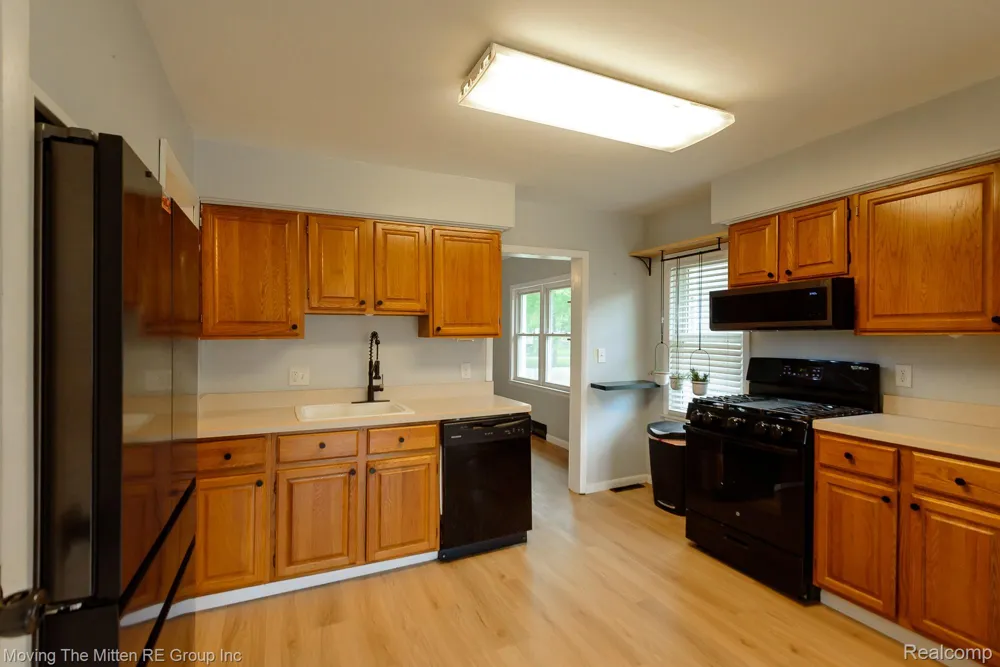 567 Superior Boulevard Wyandotte City, MI 48192