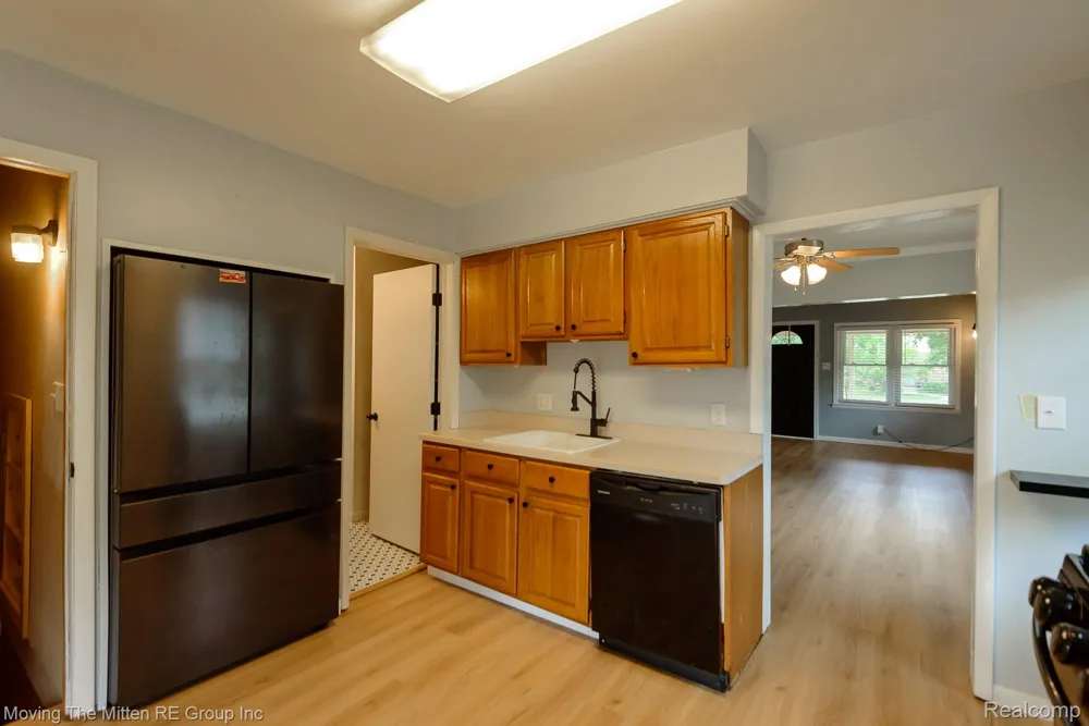 567 Superior Boulevard Wyandotte City, MI 48192