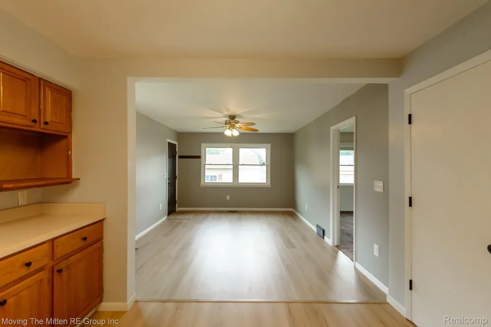 567 Superior Boulevard Wyandotte City, MI 48192
