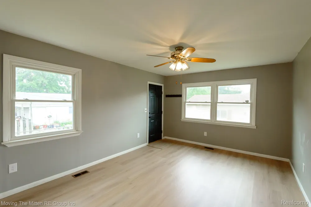 567 Superior Boulevard Wyandotte City, MI 48192