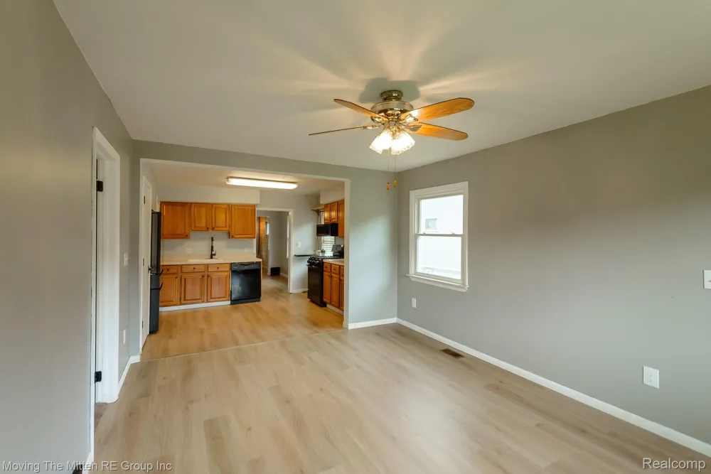 567 Superior Boulevard Wyandotte City, MI 48192