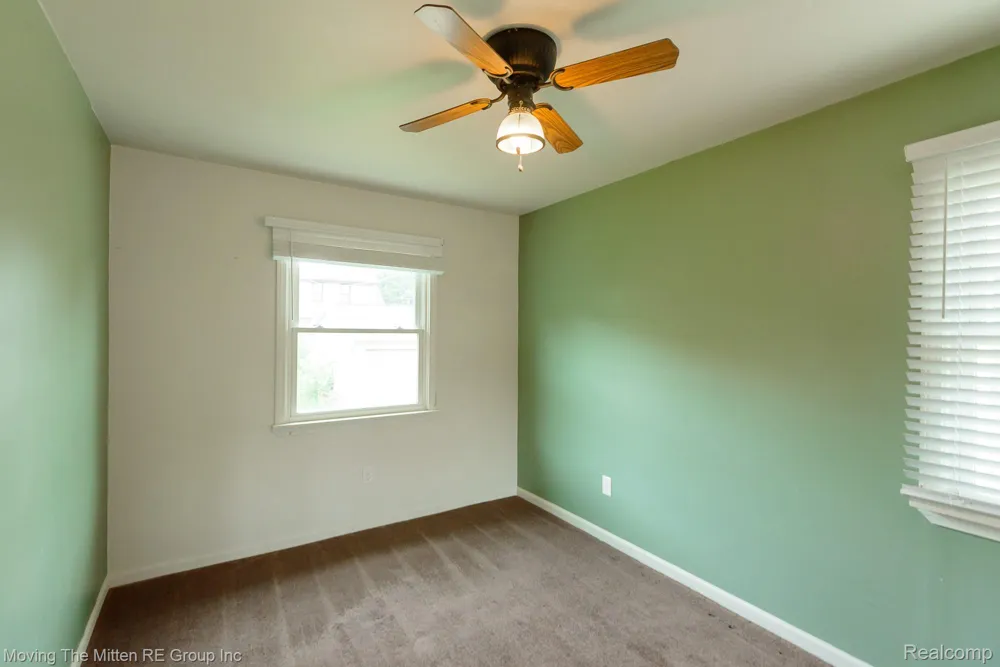 567 Superior Boulevard Wyandotte City, MI 48192