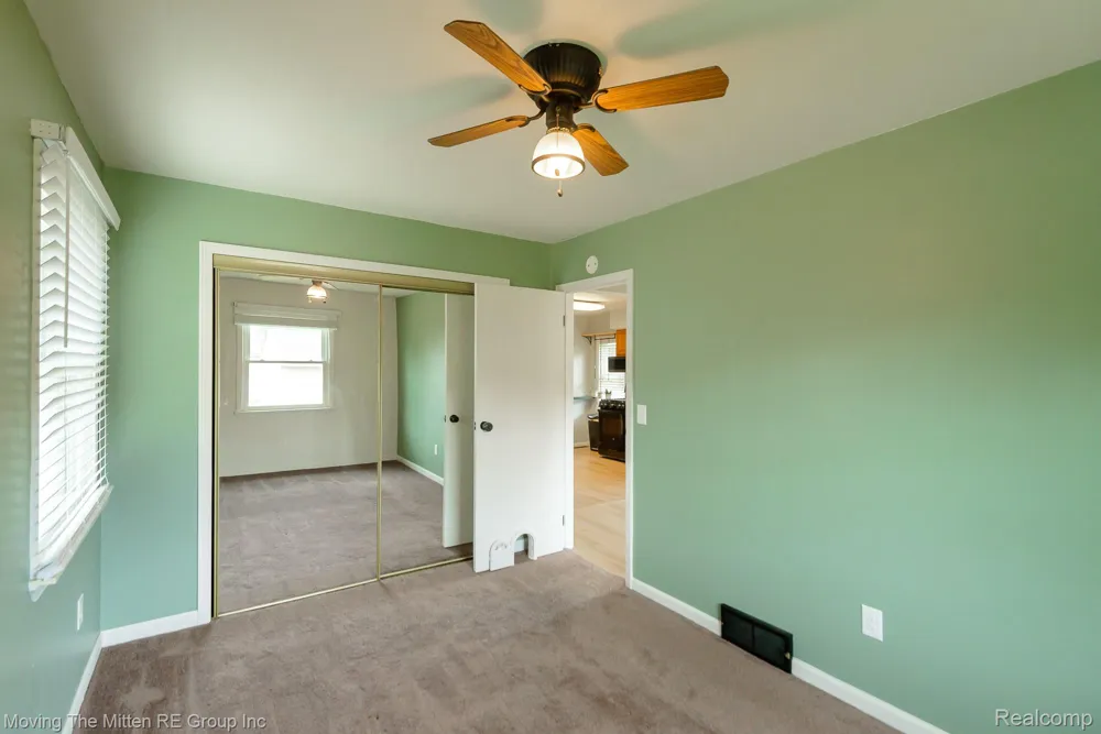 567 Superior Boulevard Wyandotte City, MI 48192